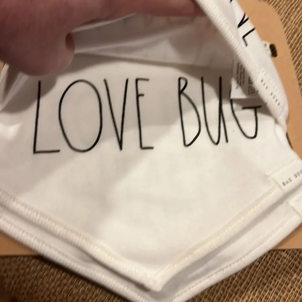 NWT Rae Dunn Valentine bibs